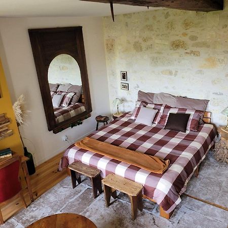 Chambre Vigne, Piscine Spa Fitness Lugon et l'Ile du Carney Exterior photo
