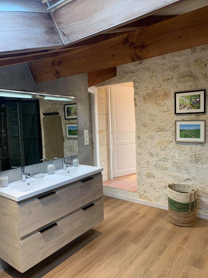 Chambre Vigne, Piscine Spa Fitness Lugon et l'Ile du Carney Exterior photo