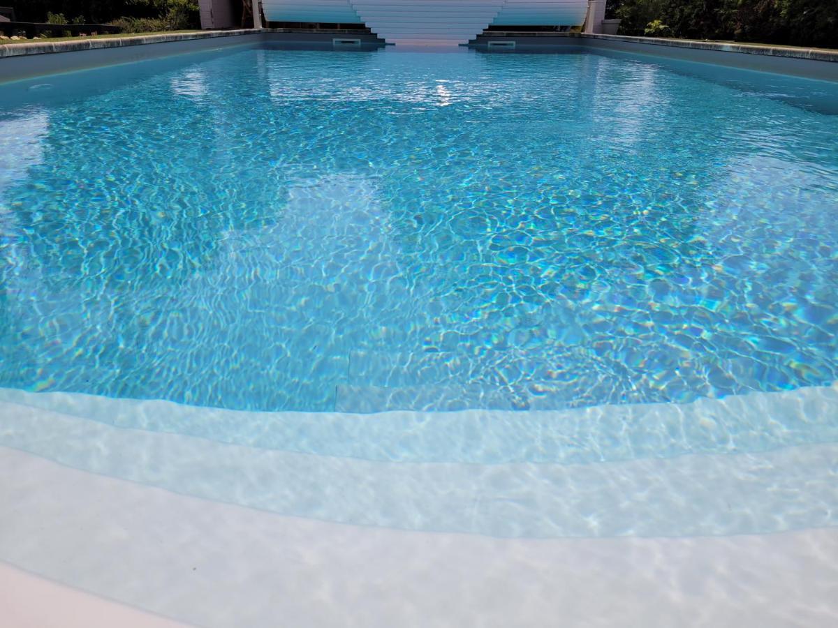 Chambre Vigne, Piscine Spa Fitness Lugon et l'Ile du Carney Exterior photo